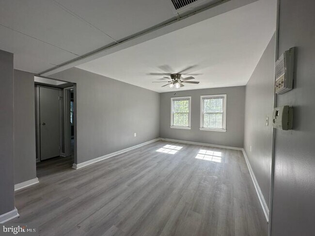 Foto del edificio - 6626 Boulevard View
