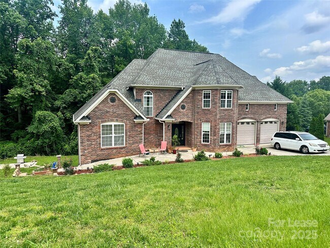 Foto del edificio - 8639 Willhill Rd