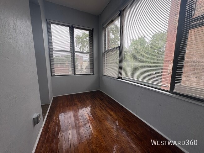 Foto del edificio - 707 E 62nd St
