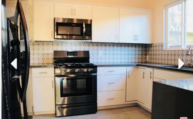 Kitchen - 843 S Curson Ave