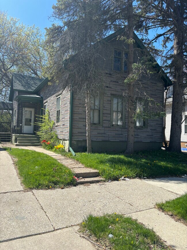 1816 Lasalle St, Racine, WI 53402 House Rental in Racine, WI