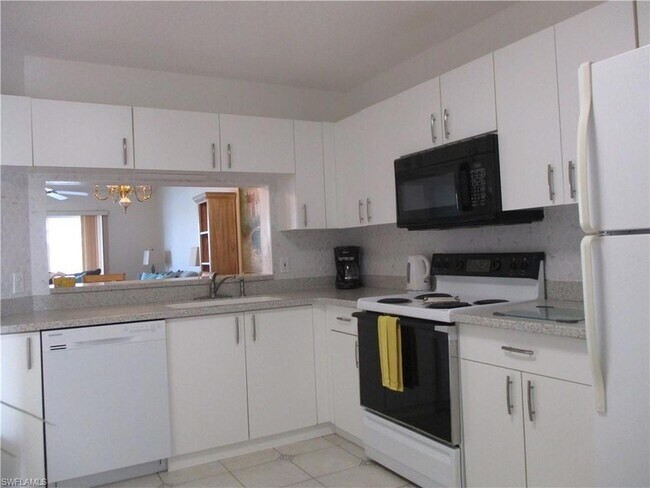 Building Photo - 7818 Emerald Cir
