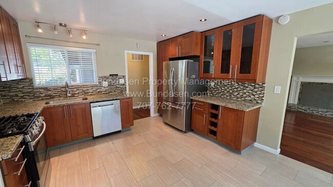 Foto del edificio - Charming and well maintained 3BD/2BA Home Near Doyle Park