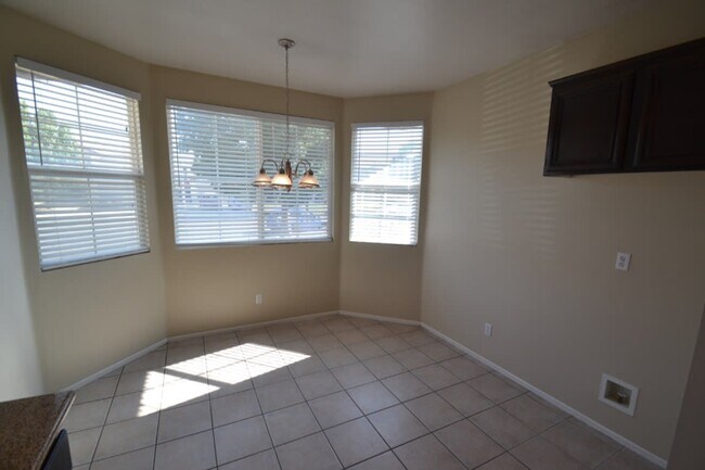 Building Photo - 1223 W Holguin St