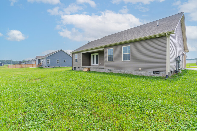 Building Photo - 213 Greenbriar Ln