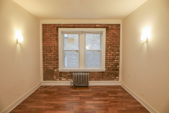 Photo - 6916 N Lakewood Ave Apartment