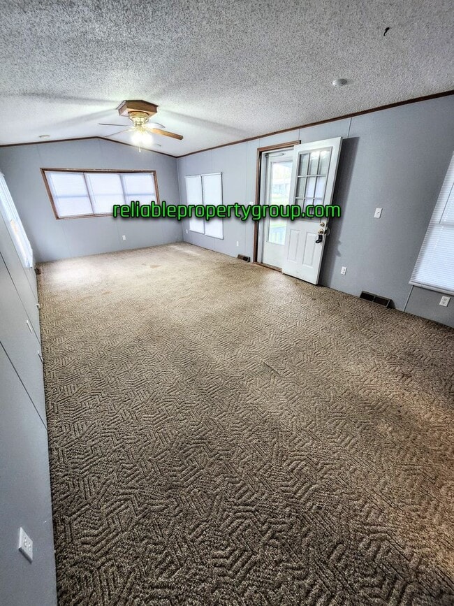 Building Photo - New Listing in Churubusco