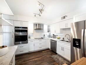 Building Photo - 3500 Mystic Pointe Dr