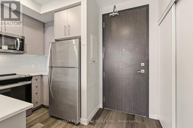 Photo du bâtiment - 15 Queen St S