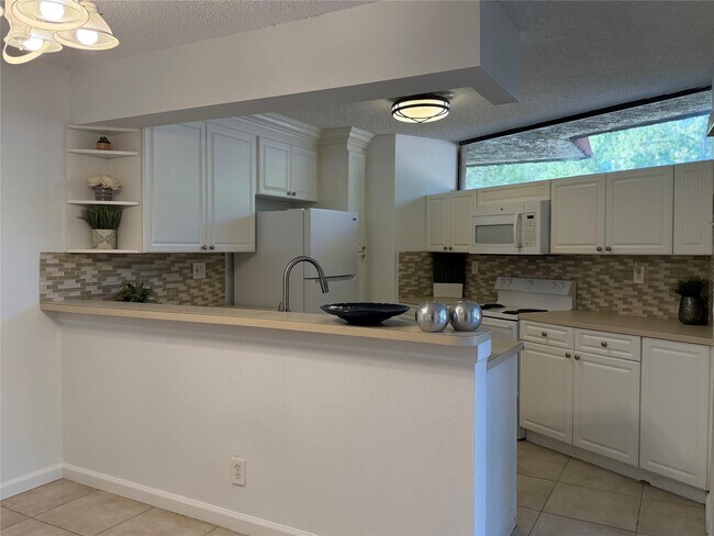 Foto del edificio - 8183 Severn Dr