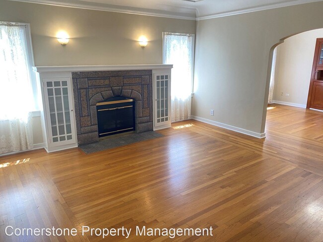 Building Photo - 2 br, 1 bath House - 331 N 11th St