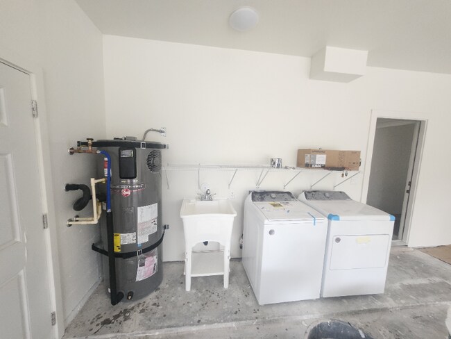 Foto del edificio - 16-2058-2058 Tradewind Dr