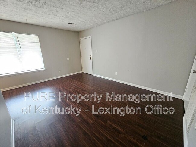 Building Photo - 301 Christy Allyn Ct