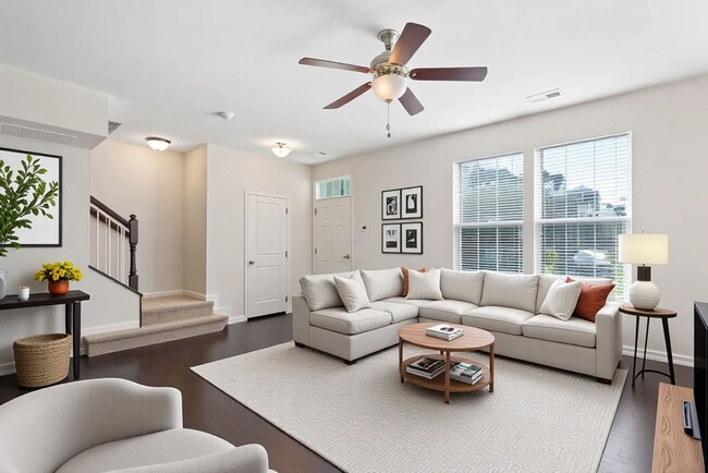 Building Photo - BEAUTIFULLY RENOVATED TOWNHOME IN MECHANICSVILLE