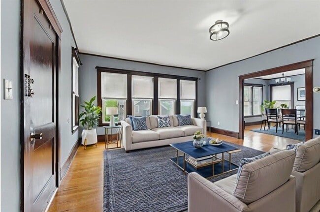 Building Photo - 466 Locust St