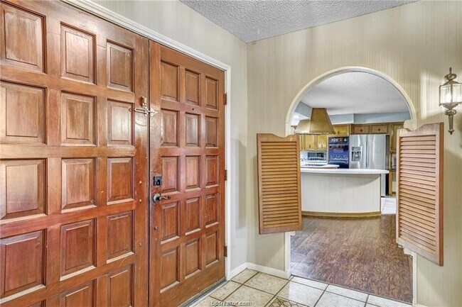 Foto del edificio - 1400 Merry Oaks Dr