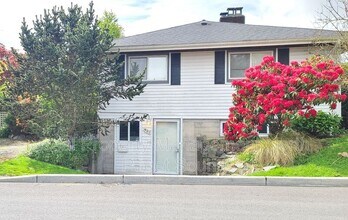 Building Photo - 901 Colby Ave