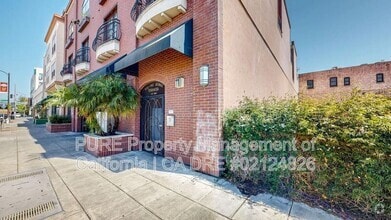 Building Photo - 110 5th St