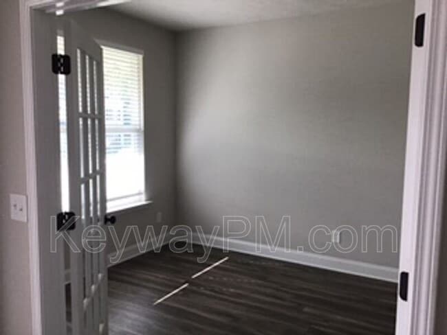 Building Photo - 618 Turtle Crk Ln