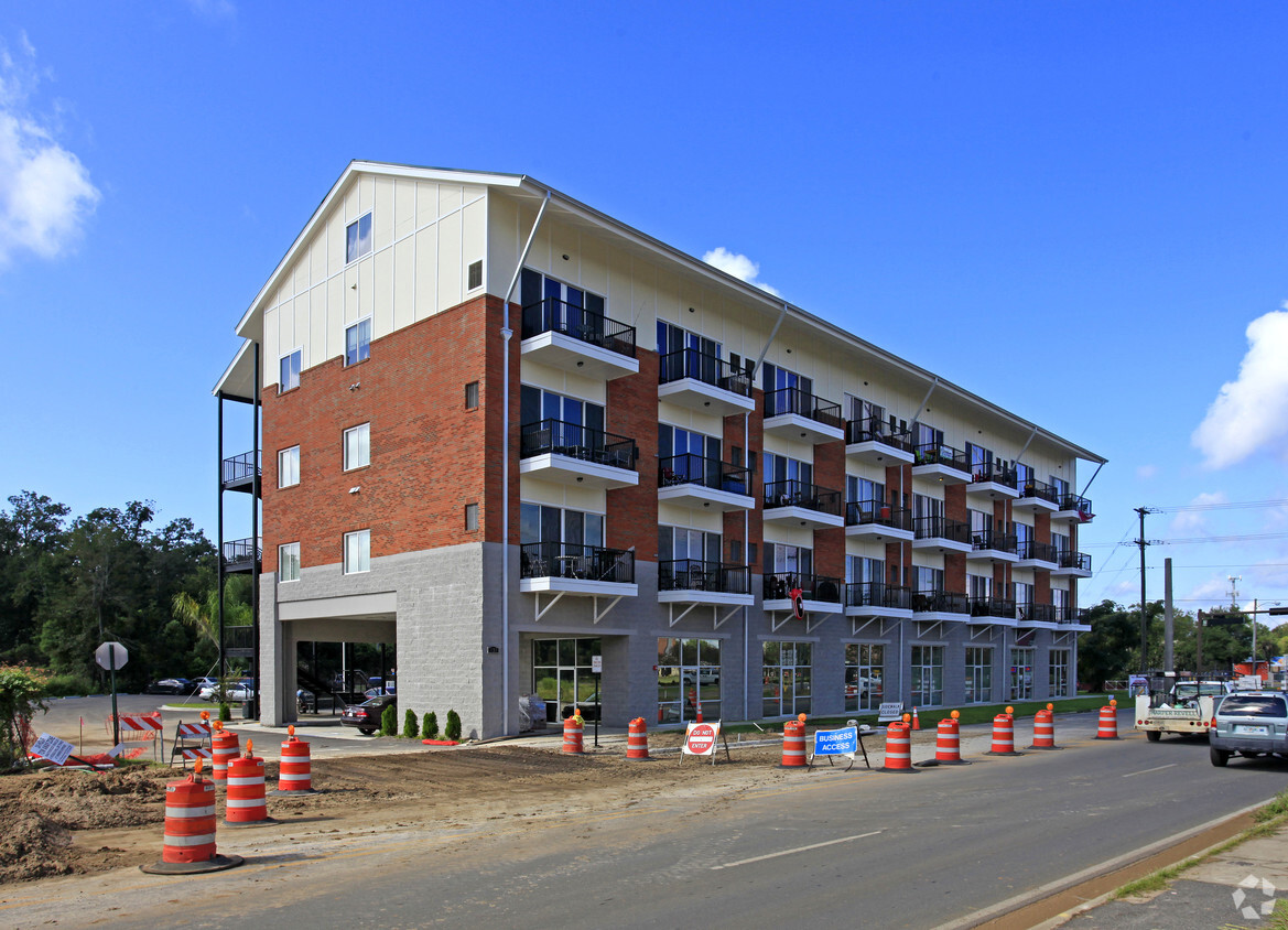 Primary Photo - The Lofts on Gaines