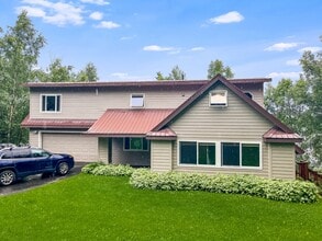 Building Photo - 22454 Hilltop Cir