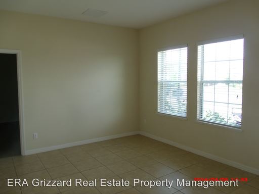 Foto del edificio - 7524 Park Hill Ave