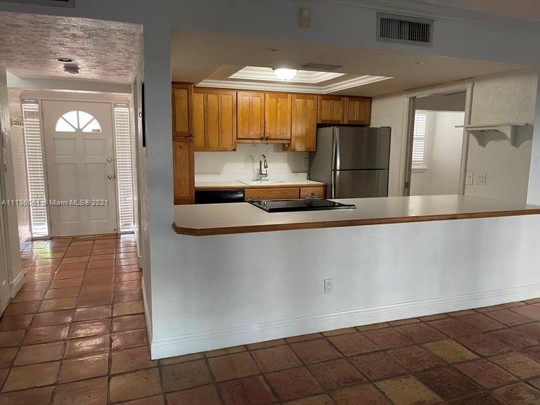 Primary Photo - 7502 SW 58th Ave