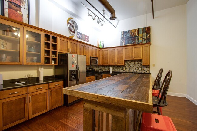 Foto del edificio - 92 S Main St