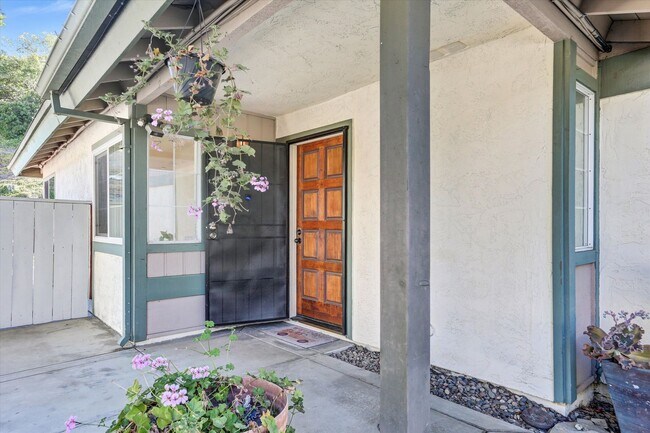 Building Photo - 3 Bed, 3 Bath Townhome -  Short Walk to Mission Trails Park w/ Big Garage!