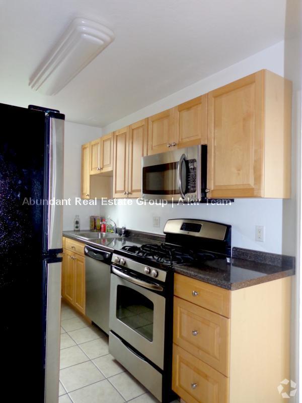 Building Photo - 60 Brattle St