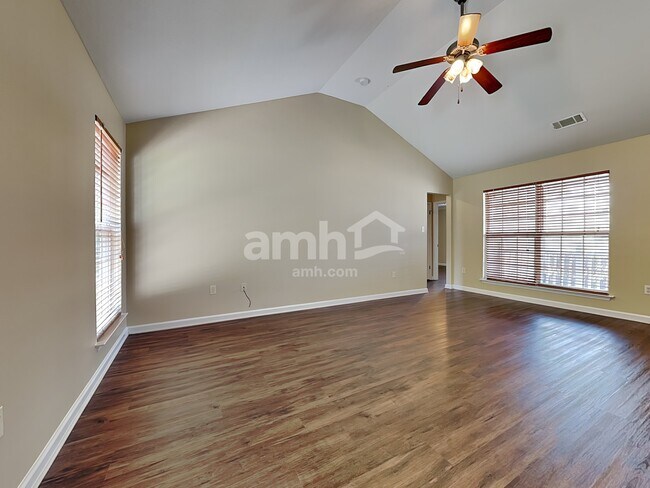 Foto del edificio - 2824 Ashridge Rd