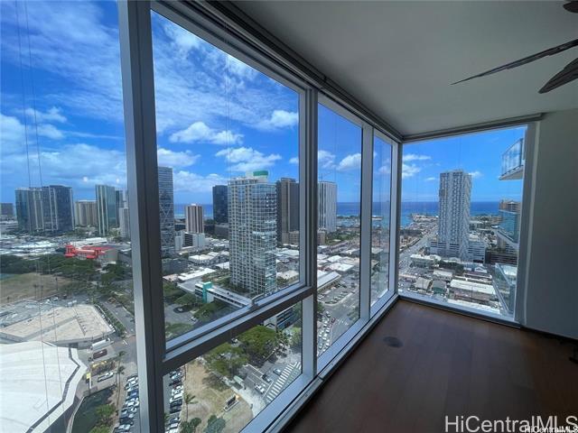 Foto del edificio - 888 Kapiolani Blvd