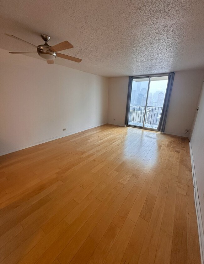 Foto del edificio - 1212 N La Salle Dr