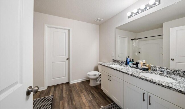 Building Photo - 2224 Cedar Vly Dr