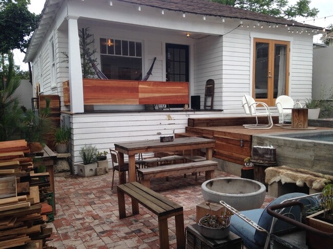 Building Photo - 2112 Santa Ynez St