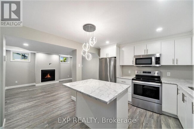 Building Photo - 920 Laviolette St