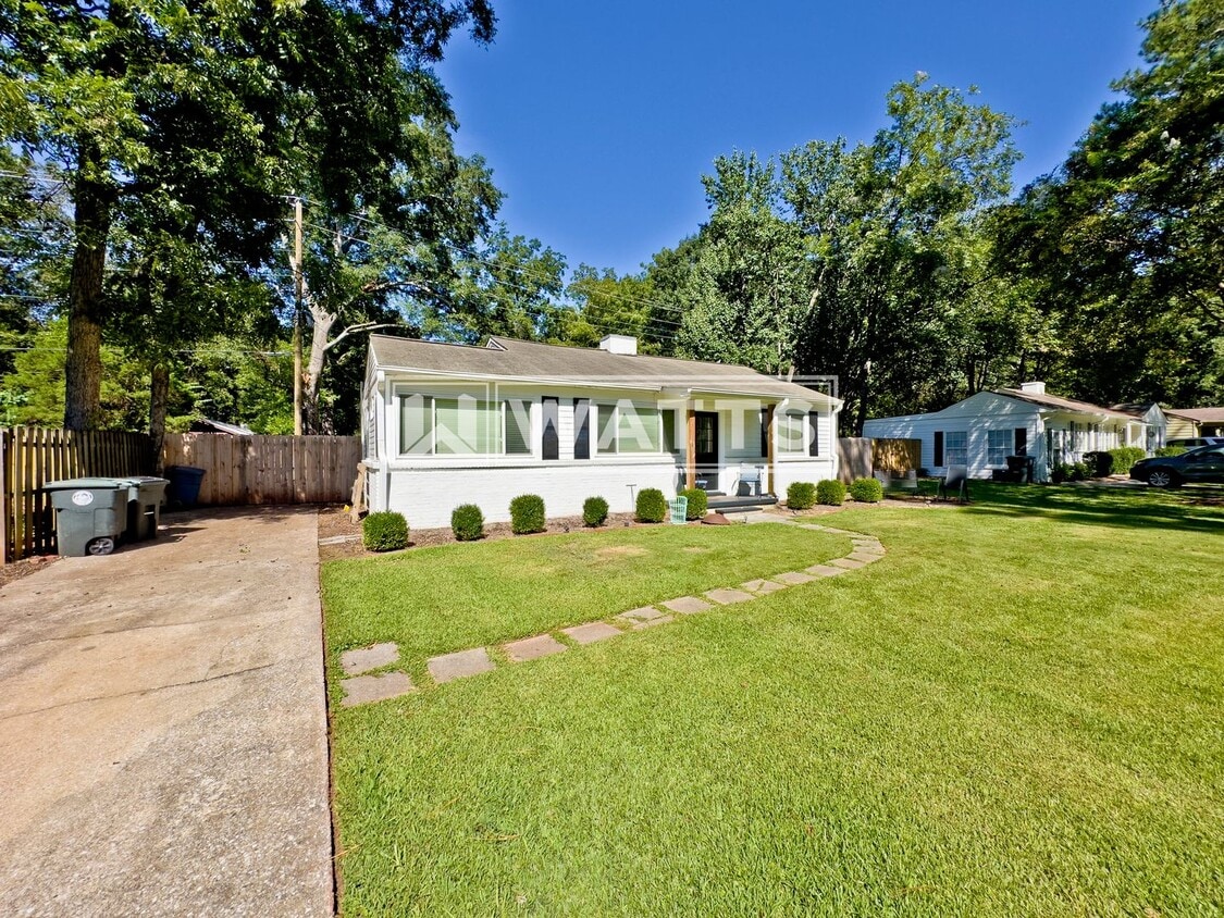 Foto del edificio - 3 Bedroom Home in Crestline