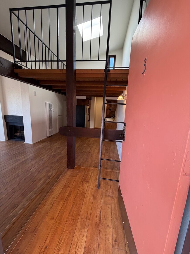Building Photo - 700 1st St