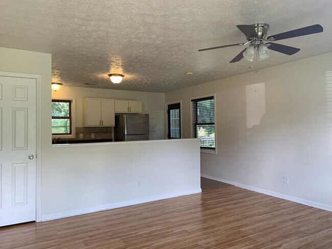 Foto del edificio - 3 Bedroom 1 Bath House