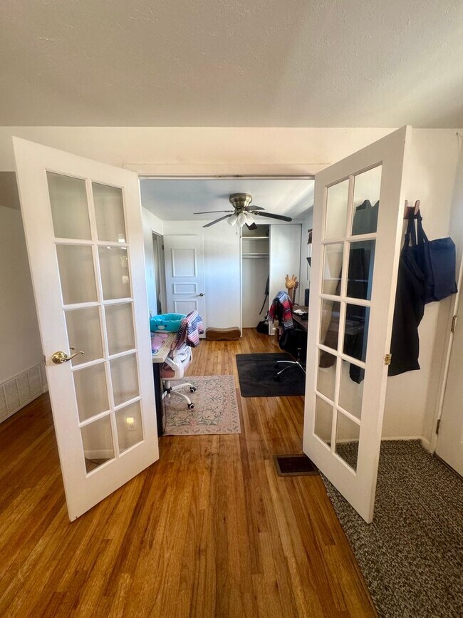 Foto del edificio - Charming 3 Bedroom in Knob Hill with views of Pikes Peak