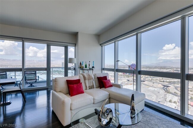 Building Photo - 4471 Dean Martin Dr
