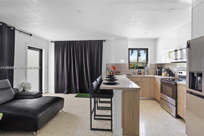 Building Photo - 70 NE 186th Terrace