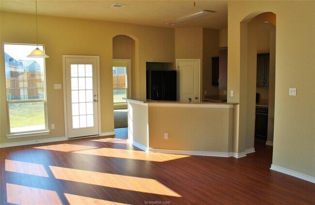 Building Photo - 252 Fieldstone Pl