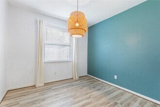 Building Photo - 11 Belcarra Pl