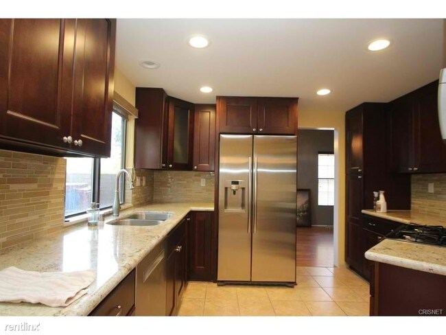 Building Photo - 3912 Lost Springs Dr