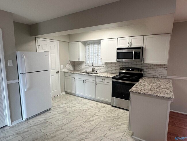 Building Photo - 3912 Richland Dr NW