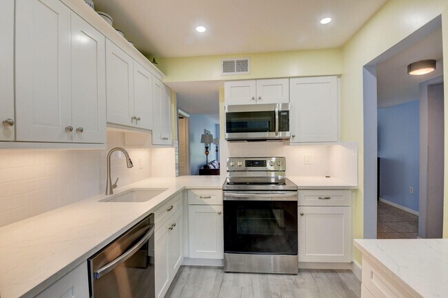 Building Photo - 4833 Esedra Ct