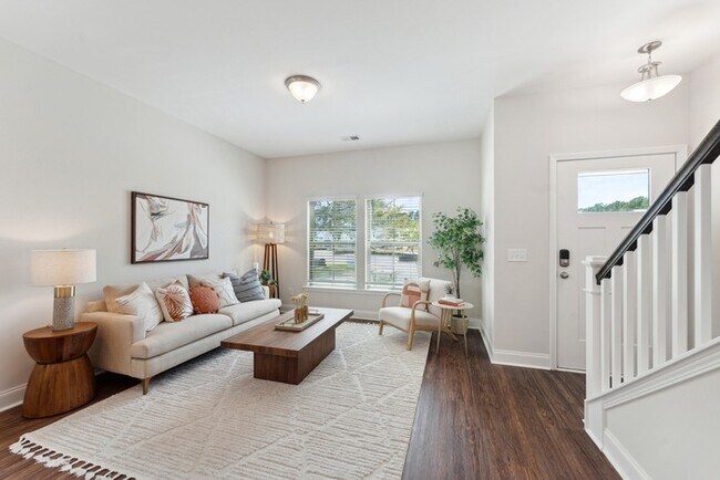 Foto del edificio - 210 Pinewind Way