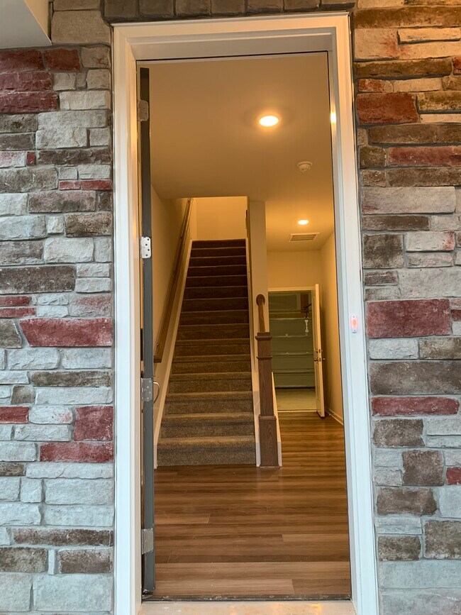Building Photo - 12039 remarque Rd