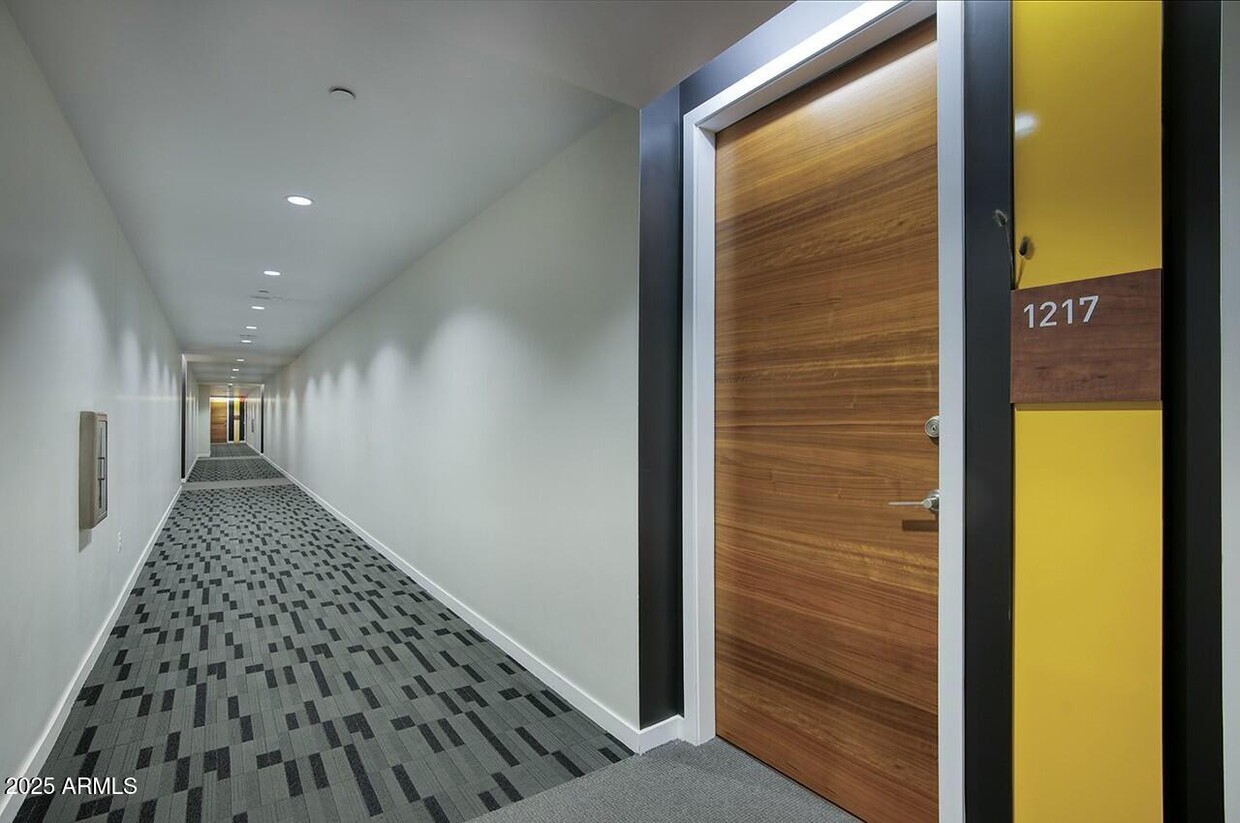 Foto principal - 200 W Portland St